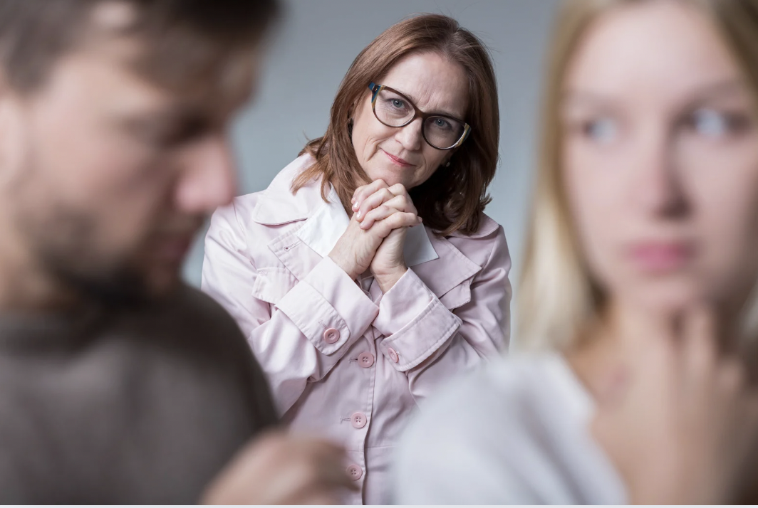 Generate ALT toxic mother in law, mil, parenting, boundaries, toxic mil, mother in law, motherhood, family, mom advice