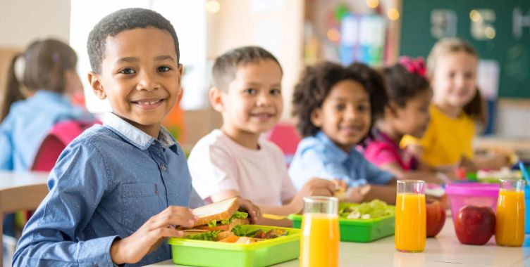 lunch, school lunch, kids eating, lunch lady, cafeteria
