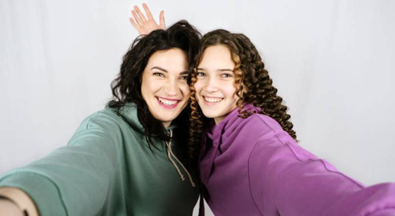 teen, mom, parenting, mom and daughter, cool mom