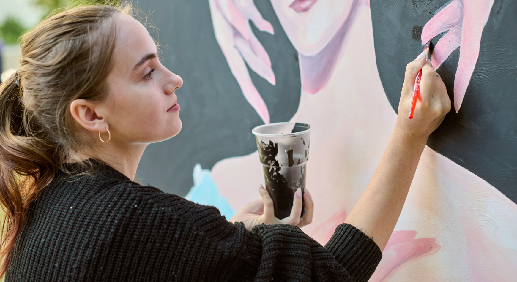 They evicted her after 40 years to claim her hand-painted murals. Her ...