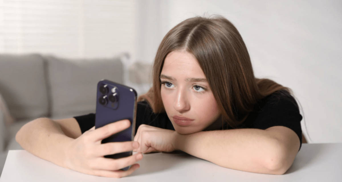 gen z, gen z typing, gen z lowercase, lowercase letters, capital letters