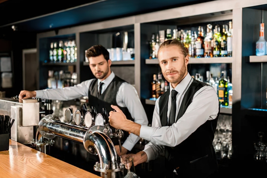 Bartenders expertly handled a ‘creepy’ guy. Then the plot twisted.