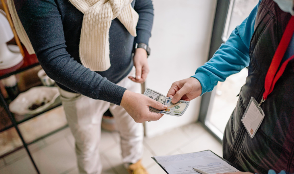 kindness, housing, landlords, pay it forward, viral