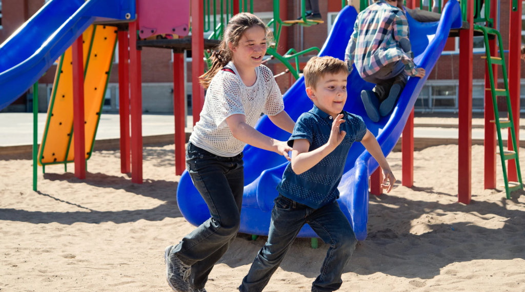 A stranger airdropped photos to this mom at the park and the gesture is moving parents everywhere