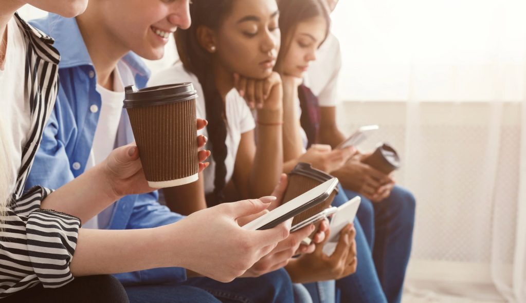 social media, mental health, Facebook, research, wellness