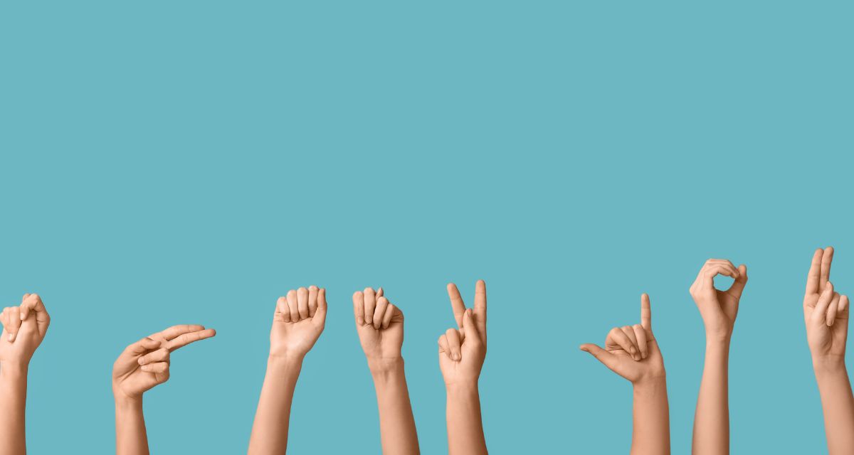 An entire elementary school learns ASL to support deaf classmate - Upworthy