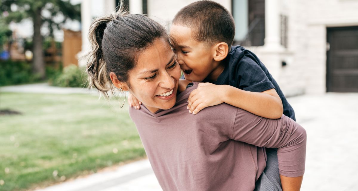 People are celebrating the mutually beneficial role childless ‘aunties and uncles’ play in raising kids