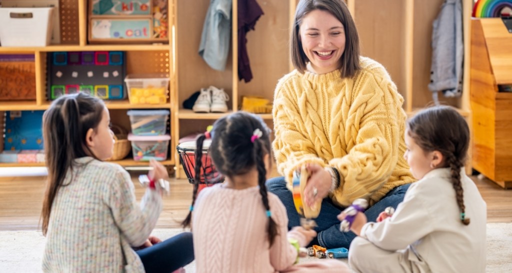 Kindergarten, teacher, kids, classroom
