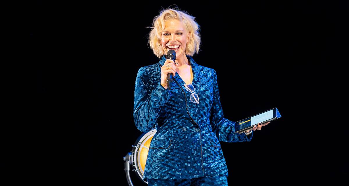 hannah waddingham, blue dress, hannah waddingham on stage, ted lasso cast, ted lasso star