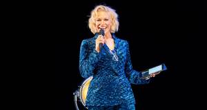 hannah waddingham, blue dress, hannah waddingham on stage, ted lasso cast, ted lasso star