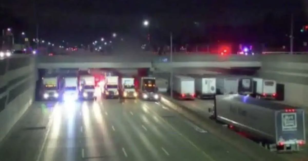 truck drivers, Michigan, suicide prevention, mental health, good news, heroes, viral photo, community, hope, first responders