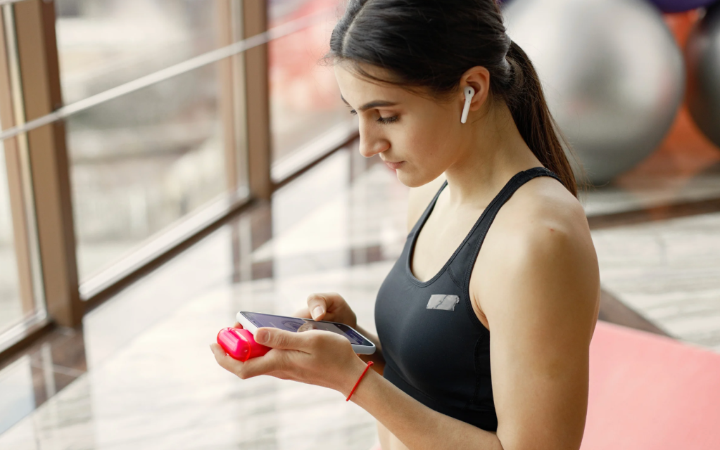 gym, workout, community, woman, phone