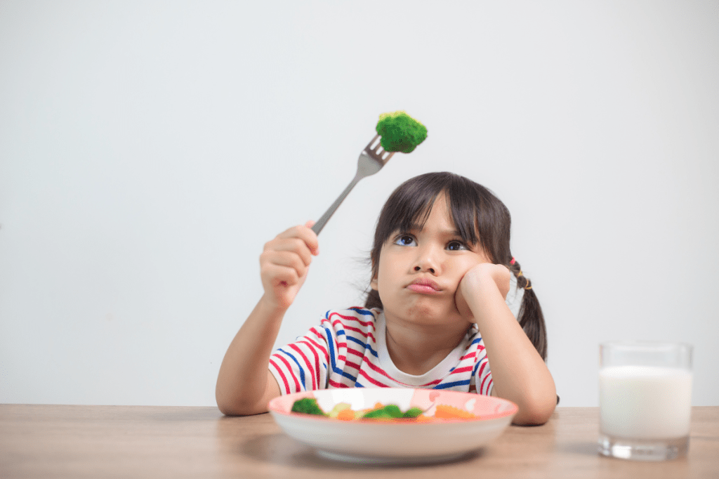 moms, motherhood, parenting, kids, toddlers, food, picky eaters, groceries, meal planning, budgeting, family, children, picky eating hacks