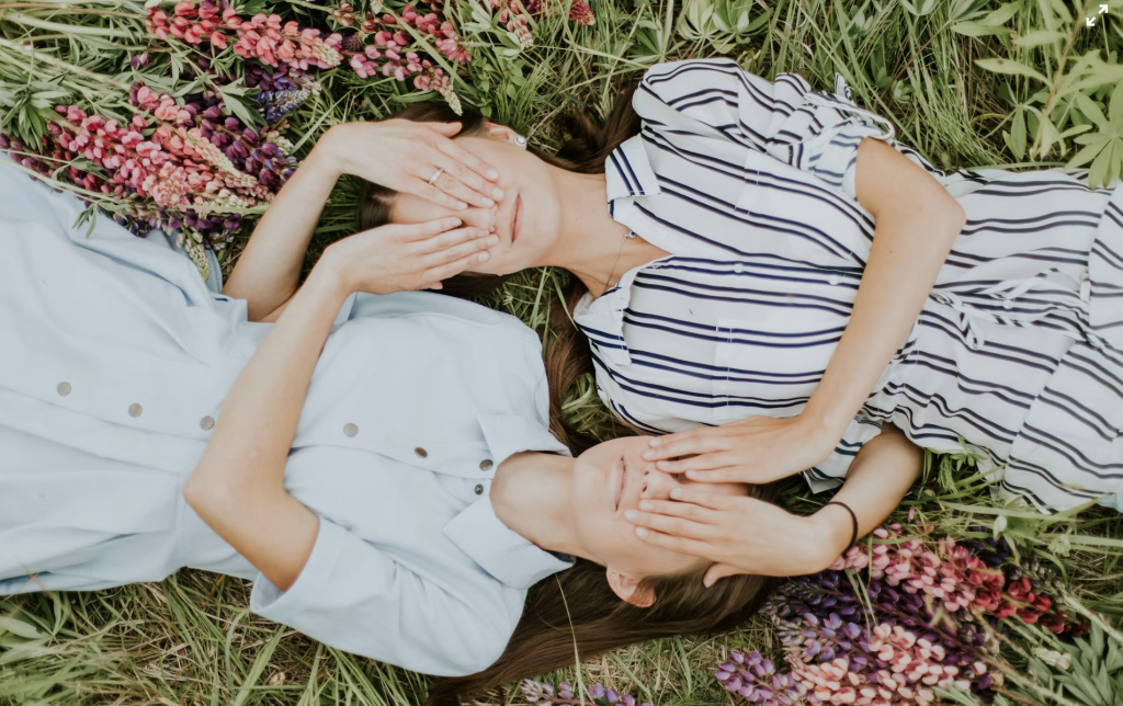 siblings, sisters, mental health, happiness, family