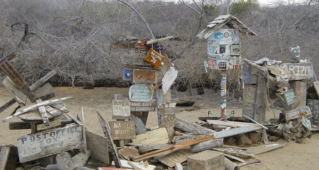 galapagos, floreana, post office bay