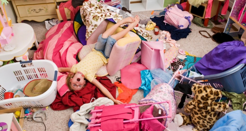 messy room, clutter, declutter