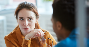 eye contact, paying attention, conversation, active listening, glasses
