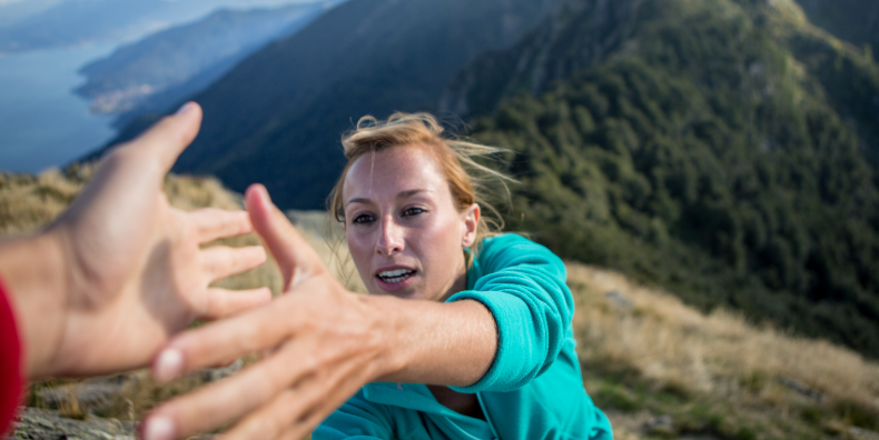 help, hikers, mountain, mountian hike, lend a hand