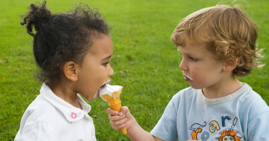 ice cream, ice cream cone, sharing ice cream, children and ice cream, cone