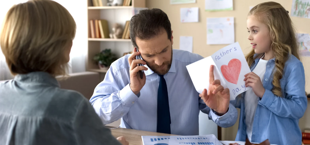 child and dad, greeting card, dad on phone, not listening, family conversation