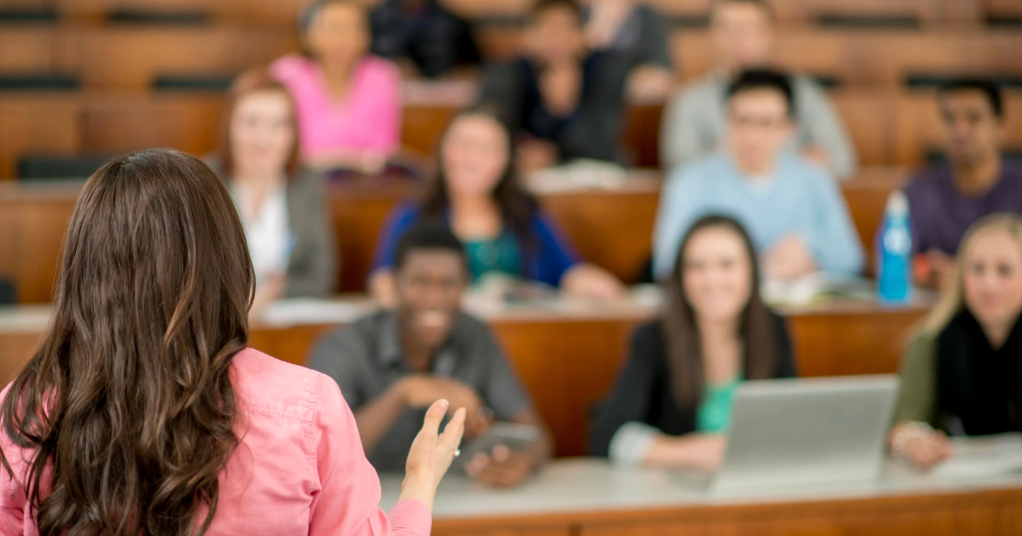 WOMEN DISCOVER THEY'RE SISTERS ON FIRST DAY OF COLUMBIA CLASS