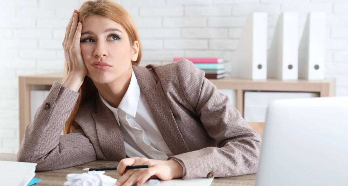 woman in office, lazy woman, tired woman, office worker, woman in suit