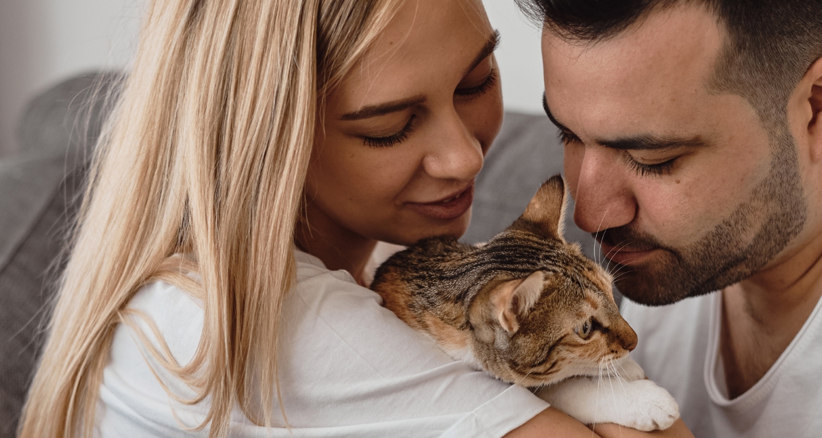 Yes, cats do treat men and women differently. Researchers say it’s all in the meows.