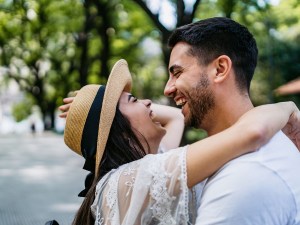 humor styles, relationships, couples, connection