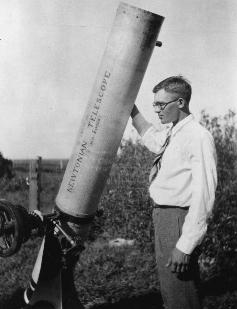 Clyde Tombaugh, astronomy, history