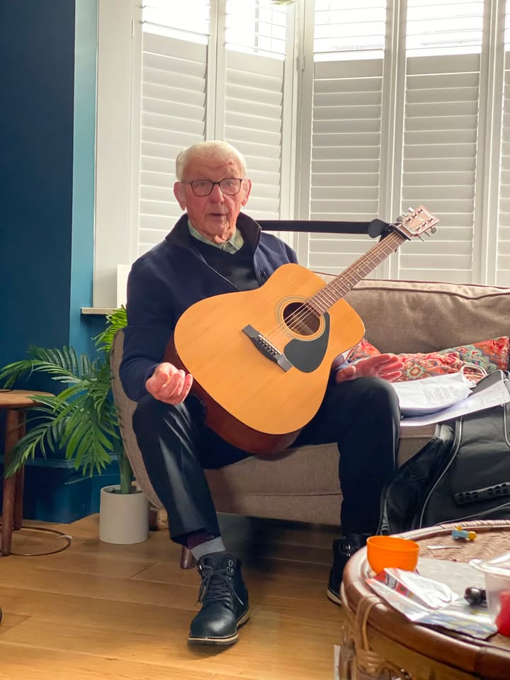 guitar, Elvis, elderly, learning, Donald