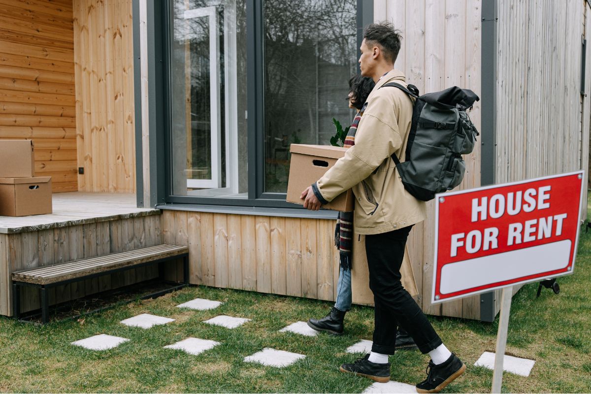 renters, landlords, apartment for rent, evicted, bad landlords, landlord dispute, apartment living, renter living, squatters, funny, music video, humor, viral