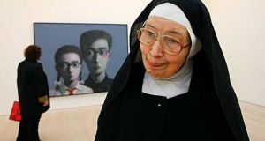 sister wendy beckett, sister wendy, art historian, nun, 90s