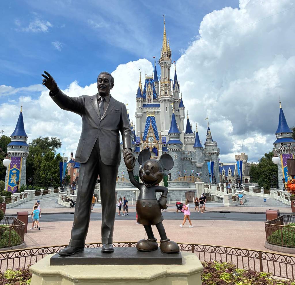 disney world, magic kingdom, walt disney, mickey mouse, main street usa