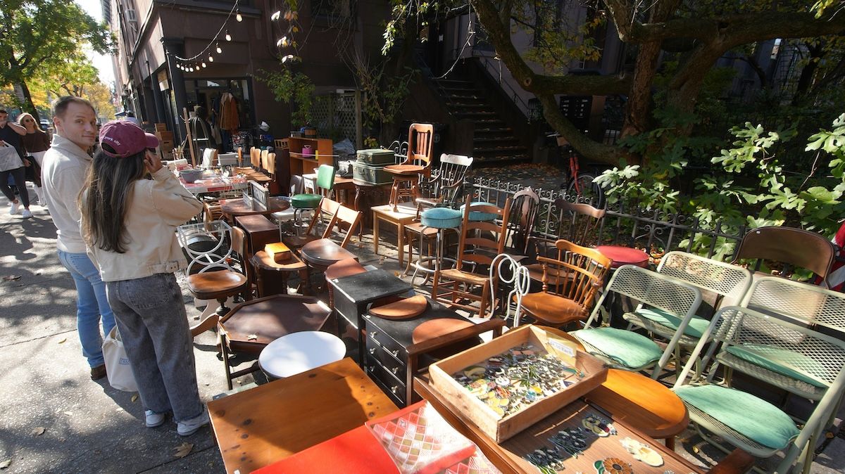 True Stories, Family, Yard Sales, Good News, Viral