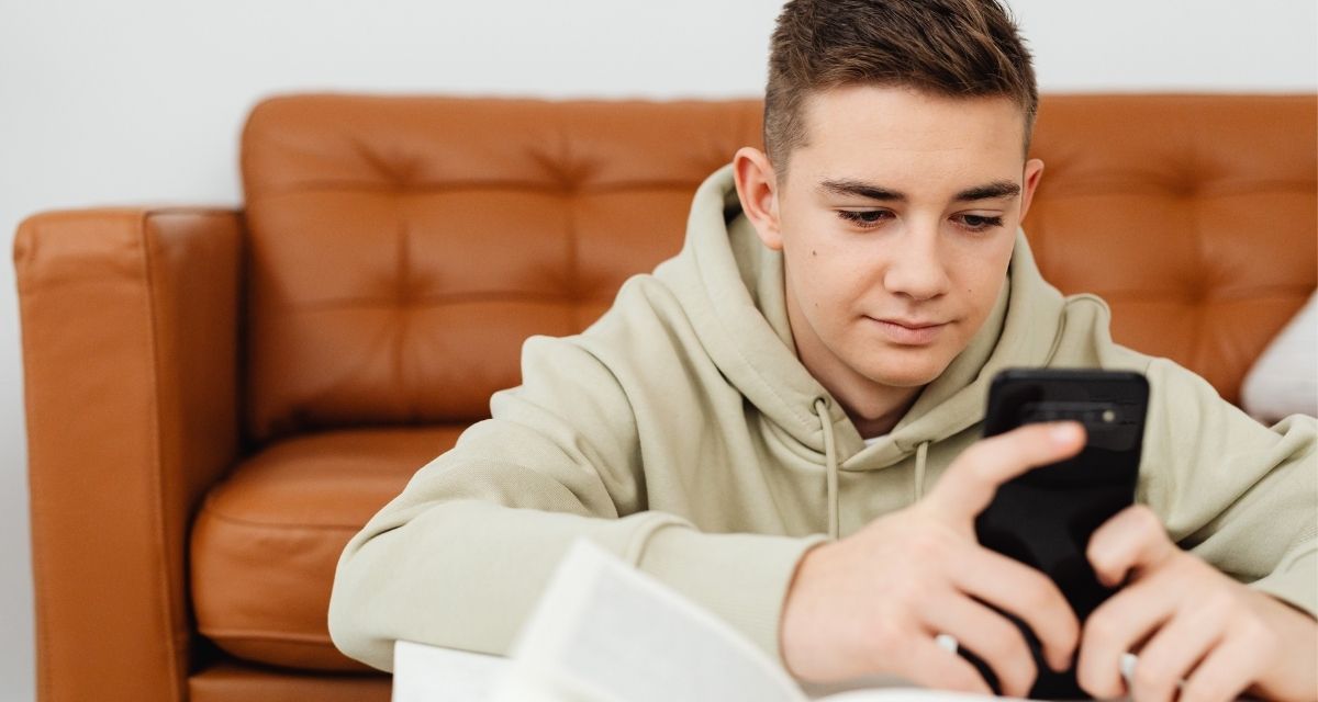 gen z, teen, texting