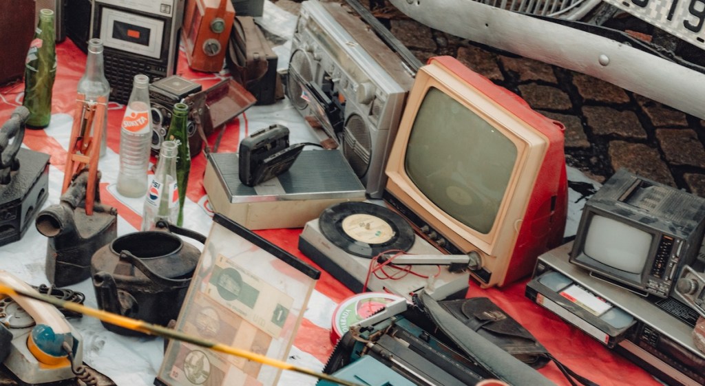 True Stories, Family, Yard Sales, Good News, Viral