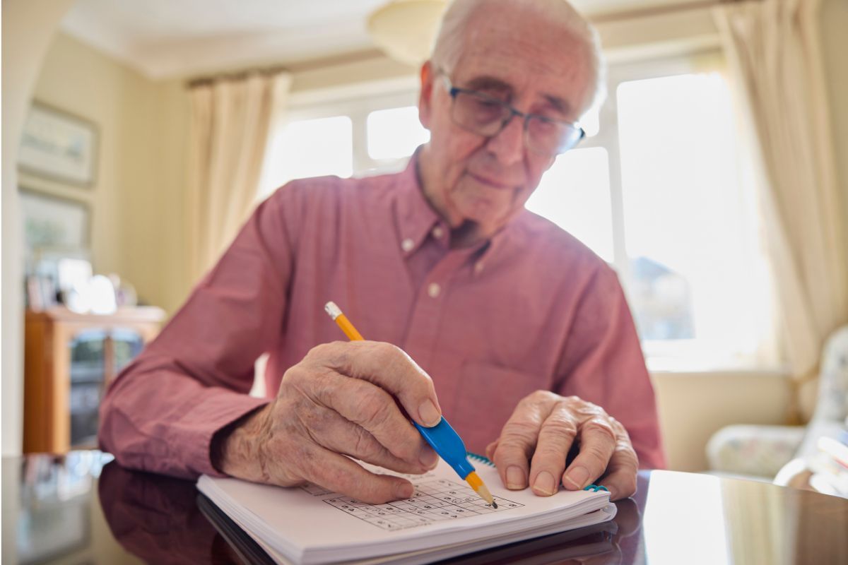 Doctor shares 60-second dementia test that can help adults spot early mental decline