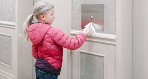 girl, cleaning, wet wipe