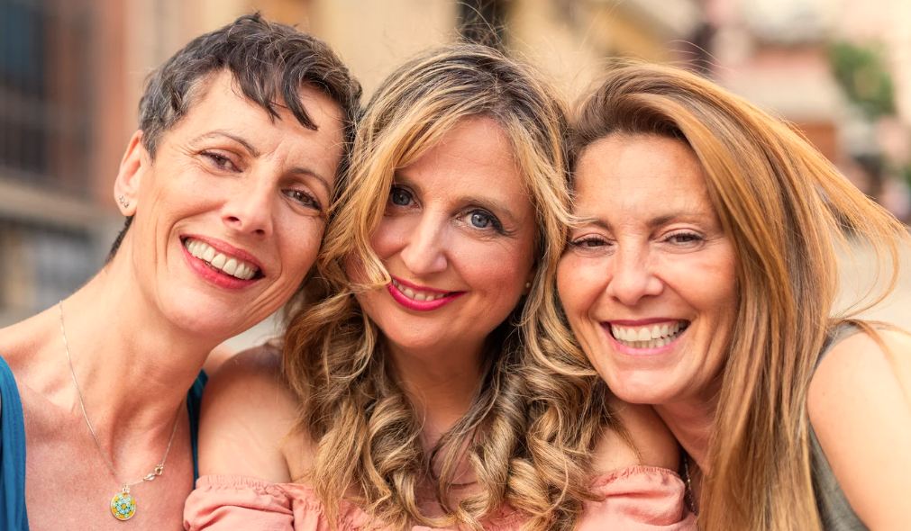 middle-aged women, women in 40s, midlife