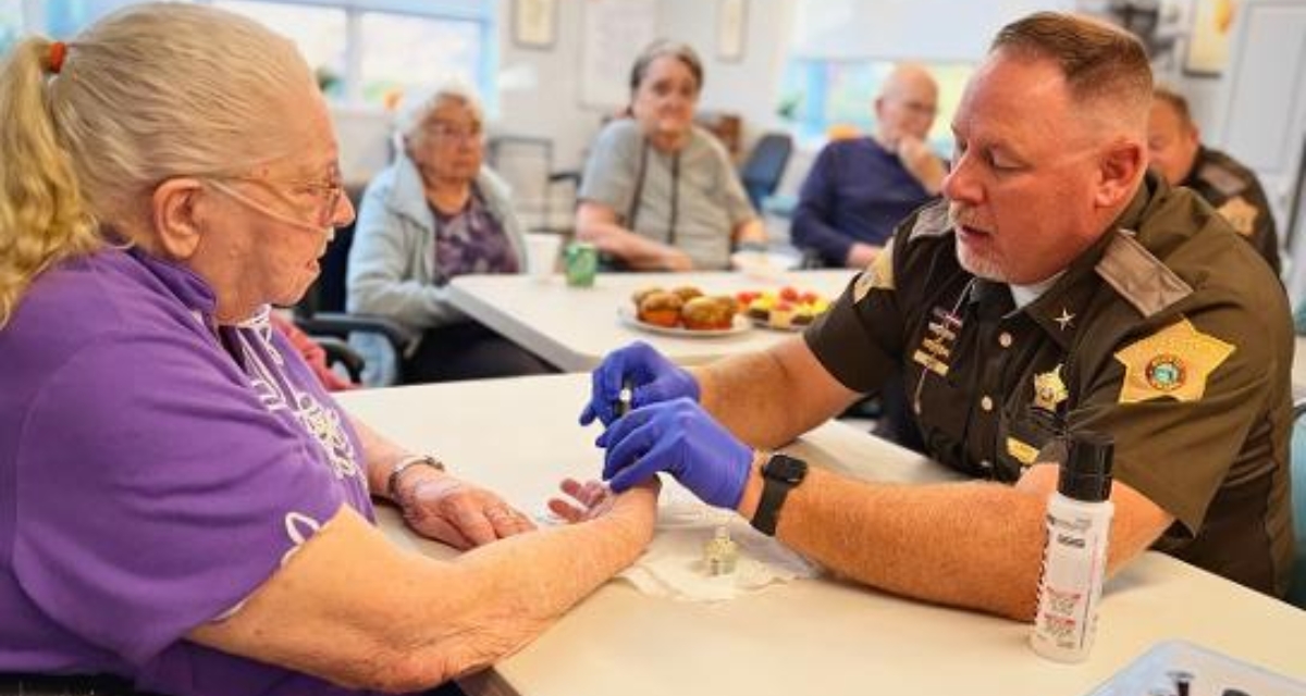 Police in a small Indiana town visited a senior community and painted the residents’ nails