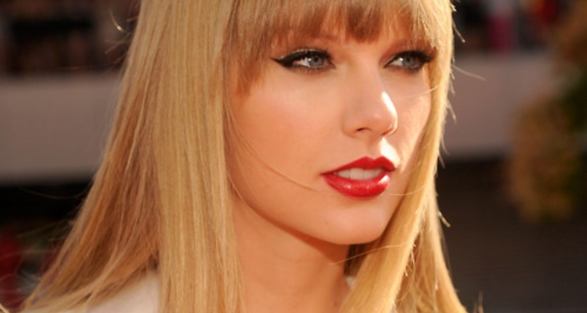 Taylor Swift, Dorie Clark, communications